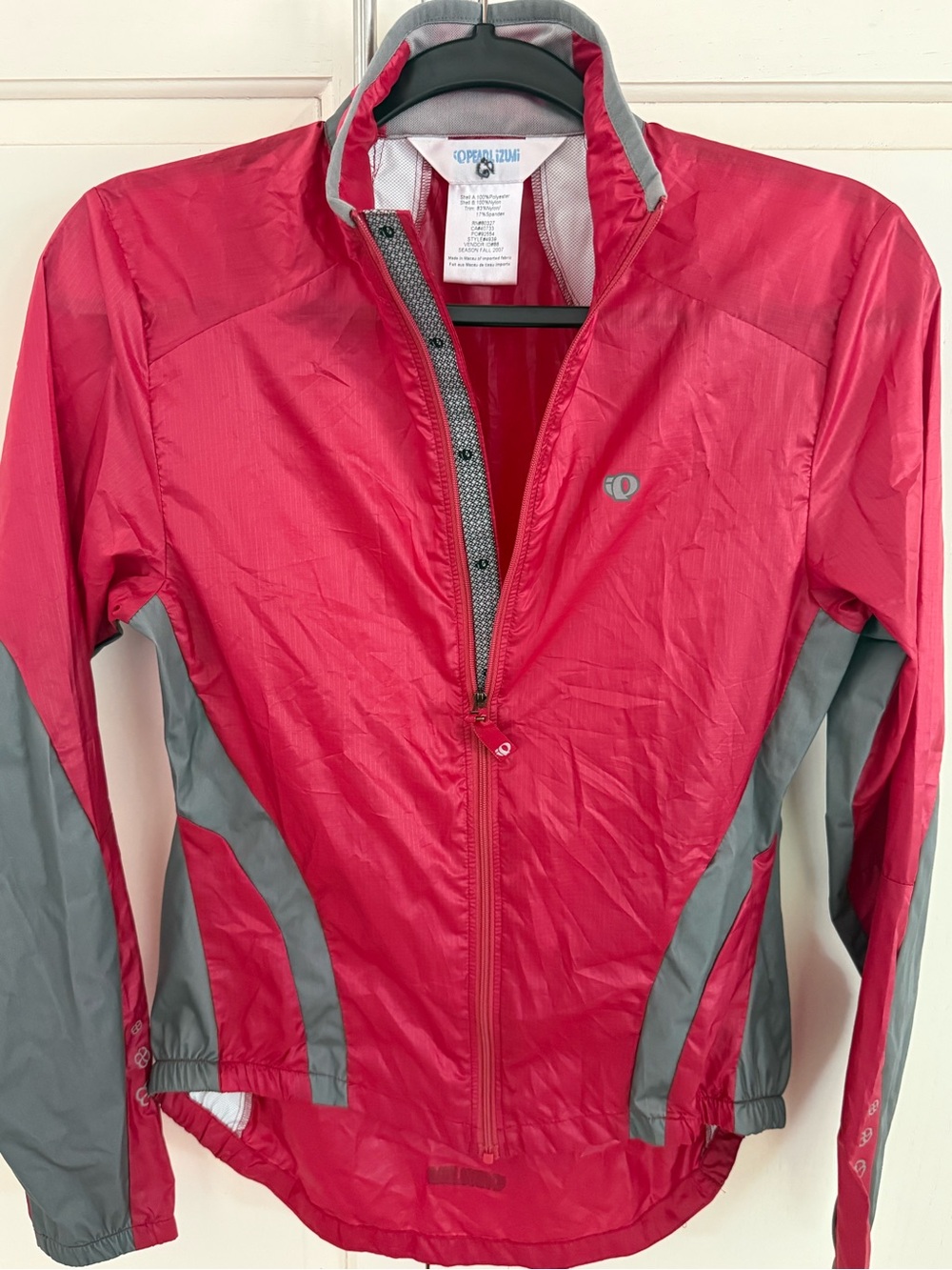 EUC Pearl Izumi Women's Cranberry Red & Grey Cycling Windbreaker Jacket Sz Small